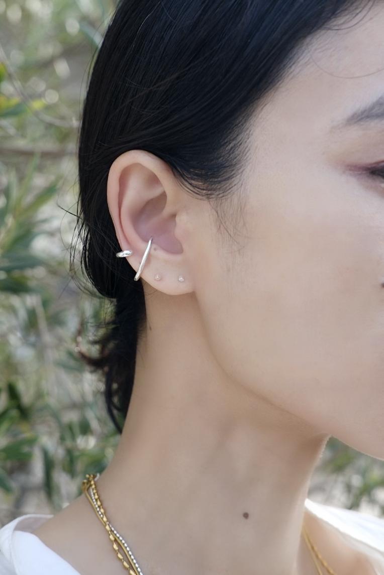 ピアスの穴が空いていない方でも◎ear cuff item！